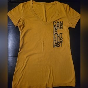 "CAN NABis Enthusiant" Graphic T-shirt Small